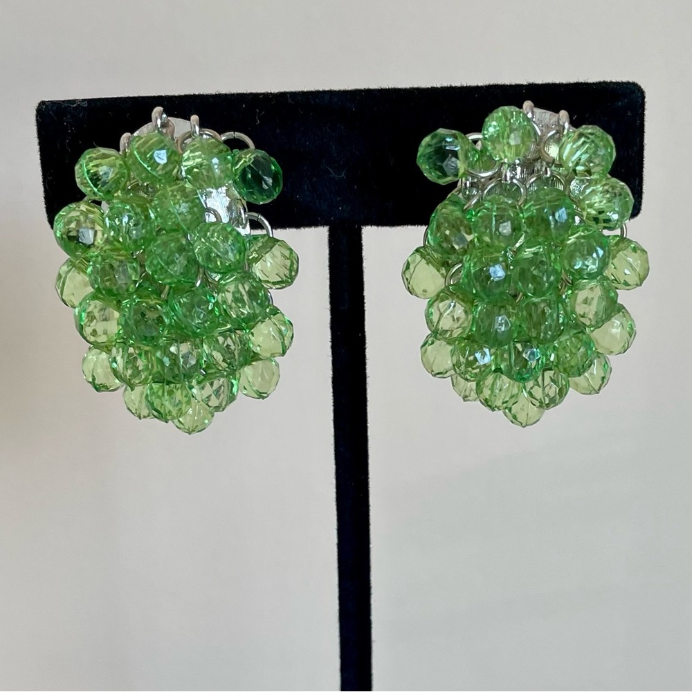 Vintage Signed Joan Rivers Green Crystal And Silver Plated Screwback Earrings - Picture 2 of 8